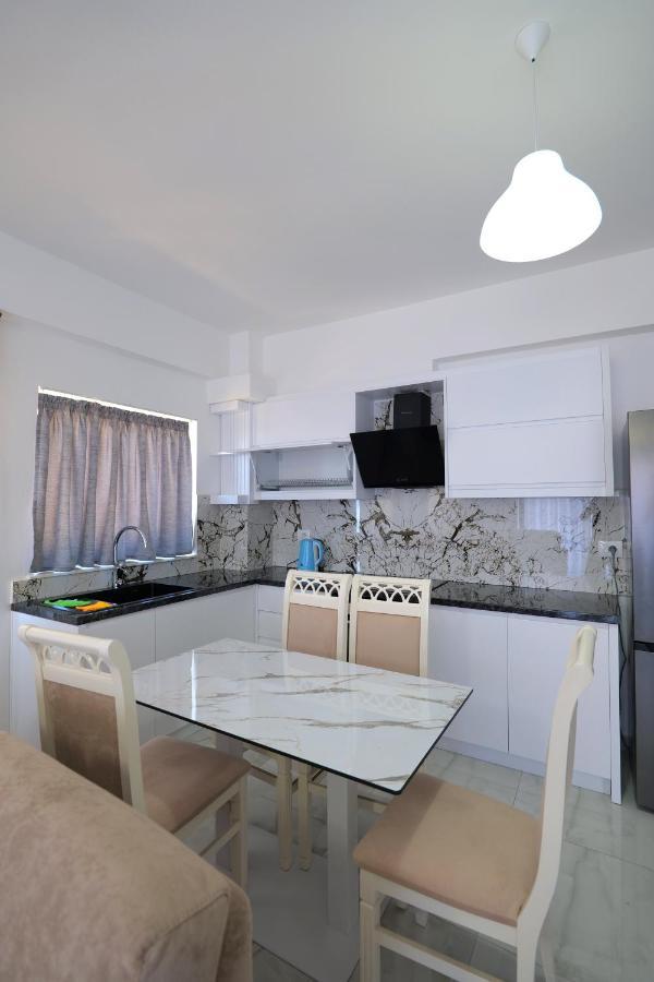 Arijons Apartments Sarandë Eksteriør billede